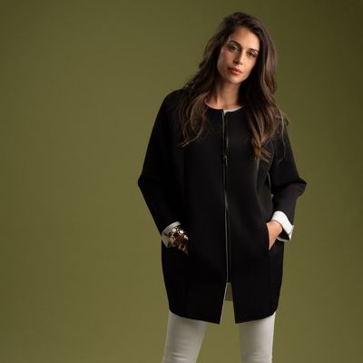 Spolverino donna realizzato in tessuto tecnico scuba